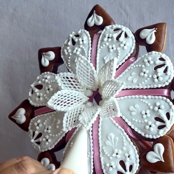 Obedient icing lesson preview