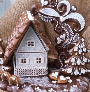 pernikova chaloupka na podstavci